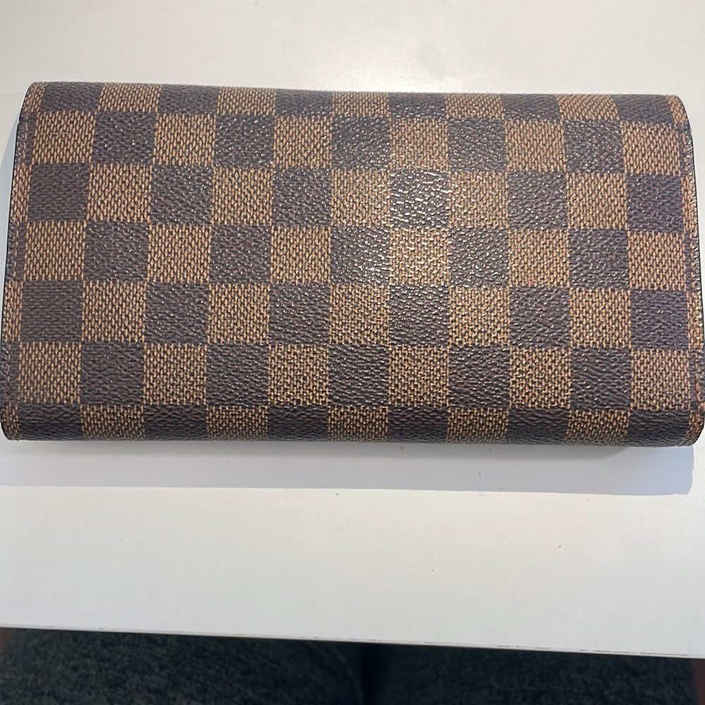 Louis Vuitton Damier Ebene International Wallet - Picture 5 of 6